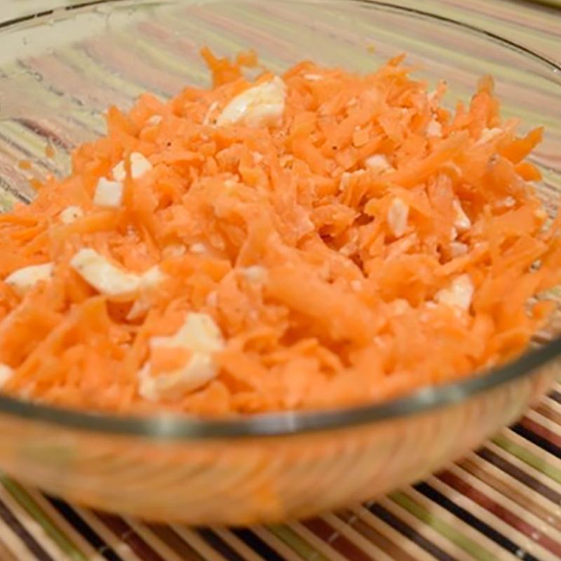 ENSALADA DE ZANAHORIA RALLADO CON HUEVO NATURAL GR